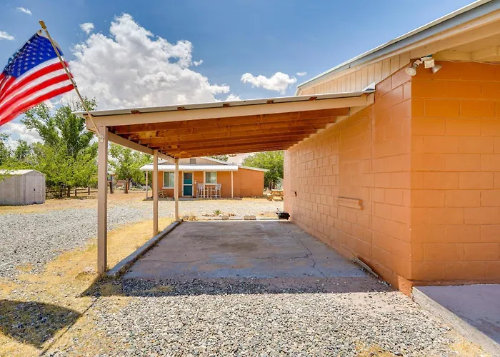 Holiday home W/ Yard & Fire Pit: 14 Mi To Wineries