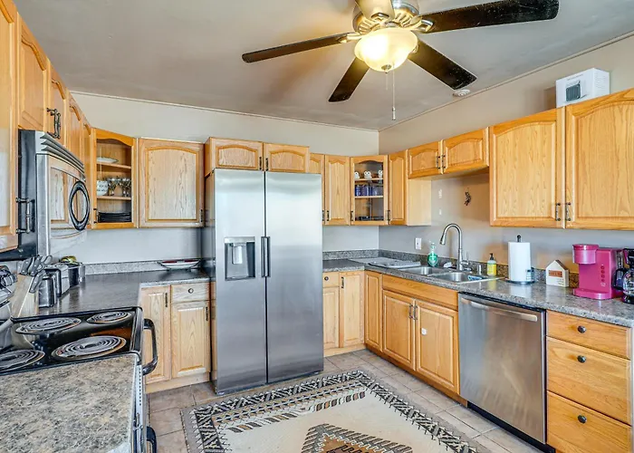 W/ Yard & Fire Pit: 14 Mi To Wineries Holiday home